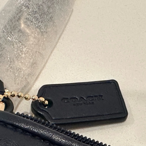 COACH NWT Glove Tanned Leather Clutch - Picture 6 of 13